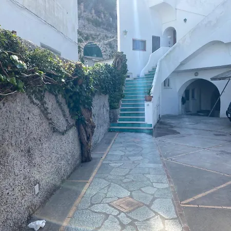 Regina di Capri - Piazza Europa -